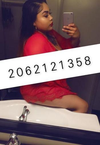 selena, 23  female escort, Olympia
