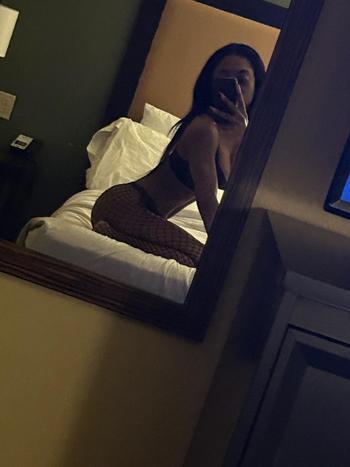 kaye, 21  female escort, Olympia