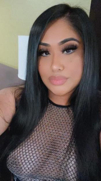 Nickii, 25  female escort, Olympia