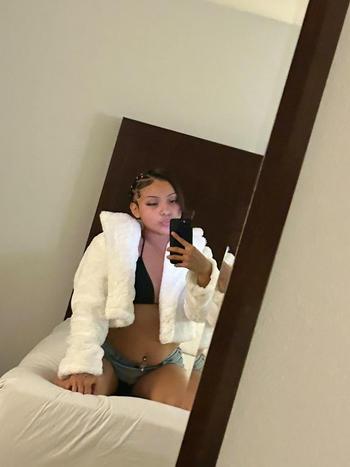 Mari, 20  female escort, Olympia